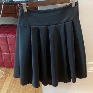 Black pleated skirt